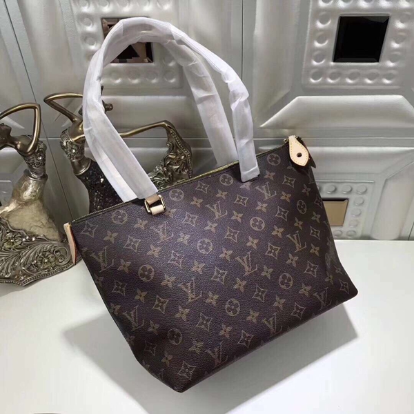 ルイヴィトンバッグ背面デザイン